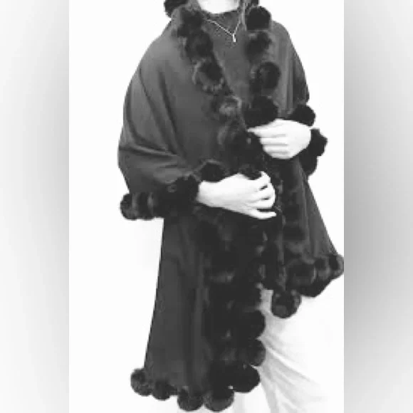 LORD & TAYLOR Plush Fox Trimmed Wrap - Grey 25” x 72” - Picture 1 of 7